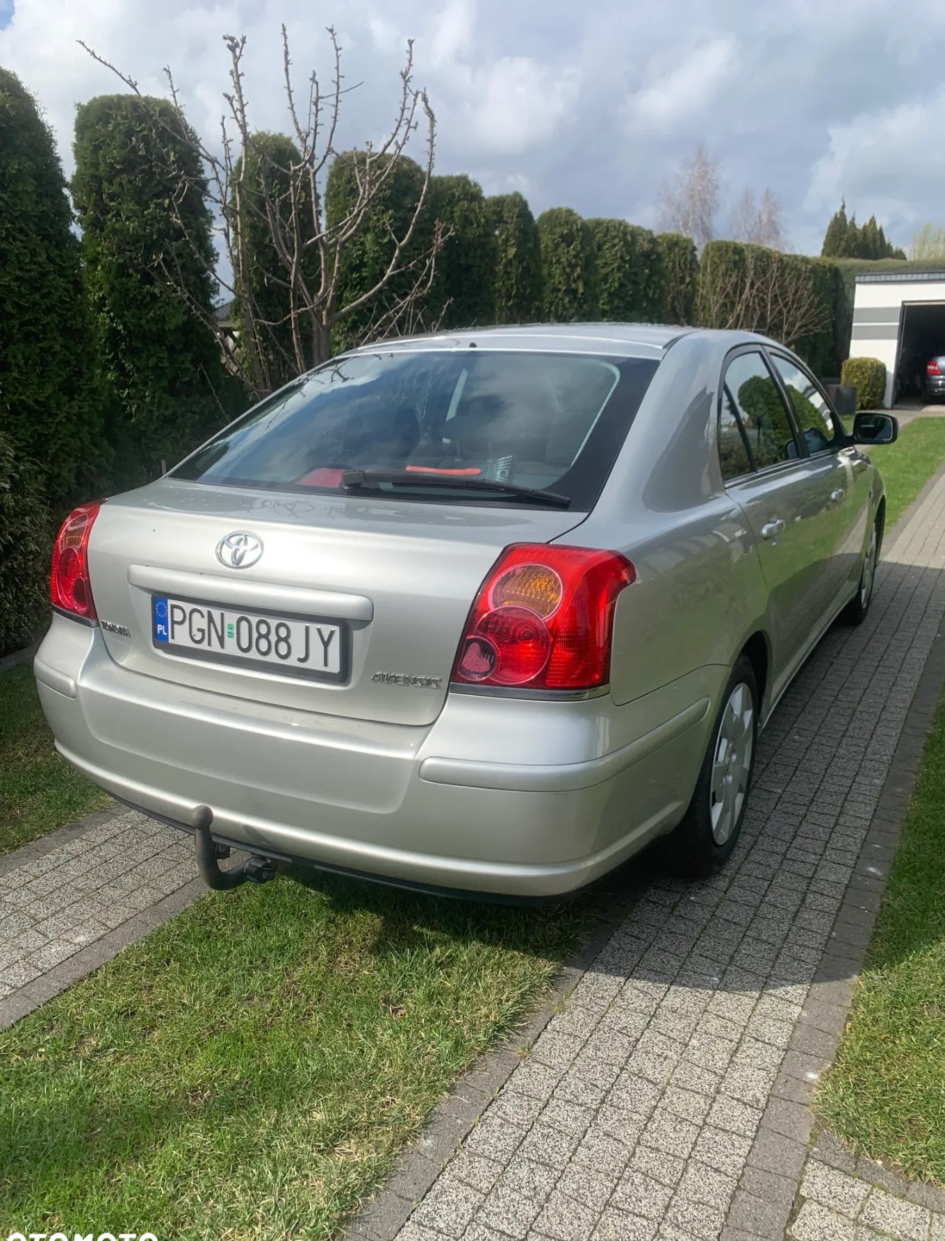 Toyota Avensis cena 15499 przebieg: 219100, rok produkcji 2004 z Kożuchów małe 562